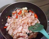 Foto langkah ke 3 dari resep Tumis Ayam Kacang Mede Brokoli.