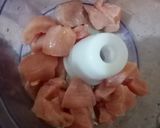 A picture of step 1 of Chicken cheese balls.