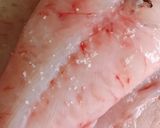Hình bước làm 1 của món Cá Thầy Tu (Monkfish) Chiên Kèm Bún Tàu Xào Tương Hột