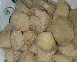A picture of step 2 of Bread crumbs coated potato.