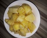 A picture of step 1 of Pineapple Ginger and Lemon Juice.