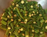 A picture of step 3 of Masala Bhindi.