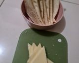Foto langkah ke 3 dari resep Garlic Cheese Toast.