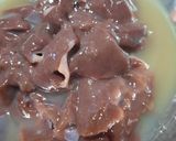 Foto del paso 2 de la receta: Hígado con cebolla y rúcula