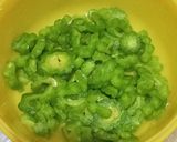 Foto langkah ke 1 dari resep Tumis Pedas Pare Cepokak.