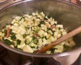 Cukkinifőzelék SerranoMorzsával recept fázis 1 fotója