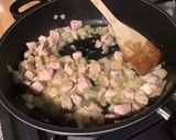 Une image de l'étape 8 de Sauté de porc aux pommes de terre et coing.