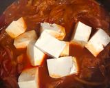 Foto langkah ke 4 dari resep Kimchi Sundubu Jjigae.