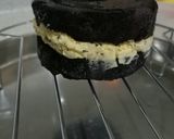 A picture of step 6 of Ice-Cream Cake.