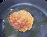 A picture of step 4 of Oat and banana breakfast pancakes.