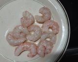 Foto del paso 3 de la receta: Garbanzos con sepia y gambas