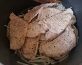 Foto del paso 4 de la receta: Chuletas de cerdo al guajillo con papas