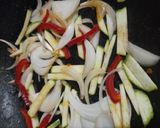 Foto del paso 1 de la receta: Wok de carne, vegetales y tallarín