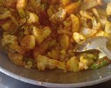 A picture of step 4 of Aloo gobhi ki sabji.
