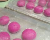 Foto langkah ke 5 dari resep Donat Buah Naga.