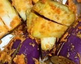 A picture of step 2 of Brinjal pakoda.