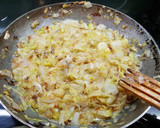 Foto del paso 2 de la receta: Pastel frío de merluza y puerro