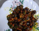 A picture of step 6 of Bhindi masala.