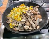 Une image de l'étape 5 de Flan aux champignons, magret de canard et courgette.