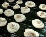 A picture of step 5 of Thoothukudi macroons.