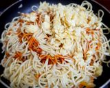 A picture of step 8 of Egg hakka noodles.