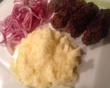 Albán Qofte marhából hagymasalátával recept fázis 6 fotója