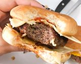 Foto langkah ke 6 dari resep Homemade beef patty burger.