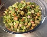 Une image de l'étape 5 de Compote de rhubarbe et pêches de vigne à la vanille.