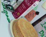 A picture of step 6 of Basic vanilla sponge.
