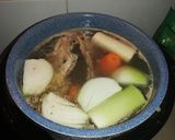 Foto del paso 4 de la receta: Caldo casero de pollo con verduras olla gm