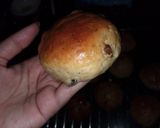 A picture of step 11 of Cinnamon and honey raisin buns.