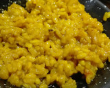 Foto del paso 7 de la receta: Paella con pollo, gambas, calamares y almejas