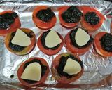 Foto langkah ke 4 dari resep Tomat Pesto Mozarella.