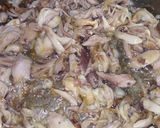 A picture of step 4 of Desi chicken clear soup.