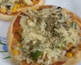 A picture of step 6 of Pita pizza.