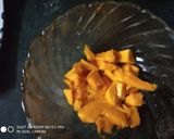 A picture of step 1 of Mango creamy bowl.