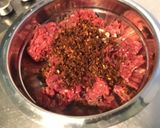 Une image de l'étape 4 de Hamburgers aux tomates séchées,ail mariné et épices italiennes.