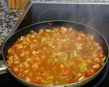 Foto del paso 2 de la receta Trenza de hojaldre rellena de gambas y salmón