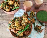 पोई और प्याज के पकौड़े (Poi aur pyaj ke pakode recipe in Hindi) रेसिपी चरण 5 फोटो