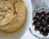 Foto del paso 3 de la receta: Buñuelos crujientes relleno de bolas de chocolate con avellanas