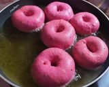 Foto langkah ke 7 dari resep Donat Buah Naga.