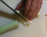 Foto del paso 3 de la receta Espaguetis integrales con puerro y tomate
