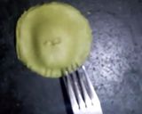 A picture of step 10 of Perad Pies (Guava Cheese Pies).