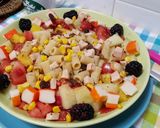 Foto del paso 2 de la receta: Ensalada de pasta veraniega con piña, melón, tomate, tronquitos, pavo y moras