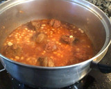Foto del paso 2 de la receta: Frijoles con salchichas y punta de costillas de cerdo