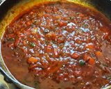 A picture of step 4 of Red sauce pasta.