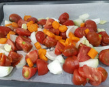 Foto del paso 1 de la receta: Crema de tomates asados con albahaca