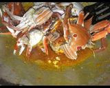 Foto langkah ke 2 dari resep Kepiting 🦀 pedas gurih (kare kepiting) gule kepiting keto friendly.