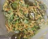A picture of step 2 of Spinach Seviyan Appe.