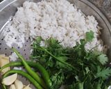 A picture of step 1 of Hariyali tikki.
